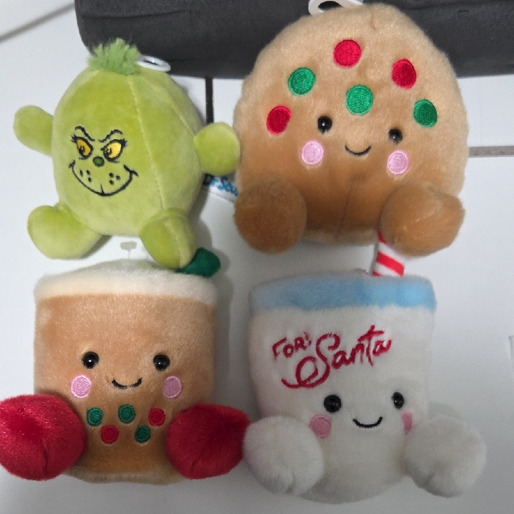 Plush Holiday Toy Set - Green, Brown, White